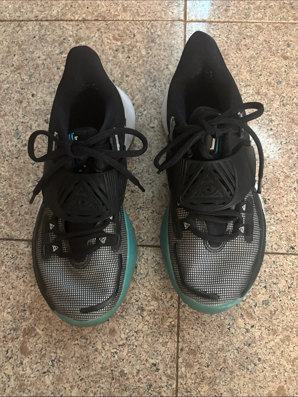 Nike - Kyrie Low 3 'Moon Black and Teal Athletic Sneakers